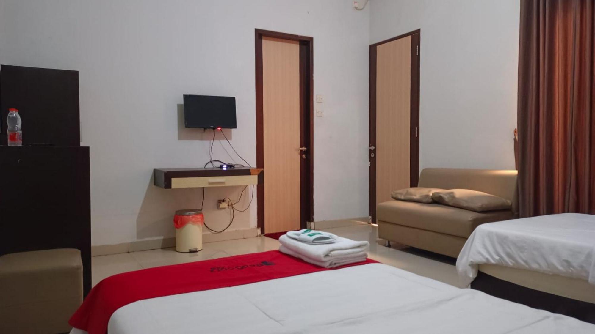 Reddoorz Syariah At Grand Taufiq טראקאן מראה חיצוני תמונה